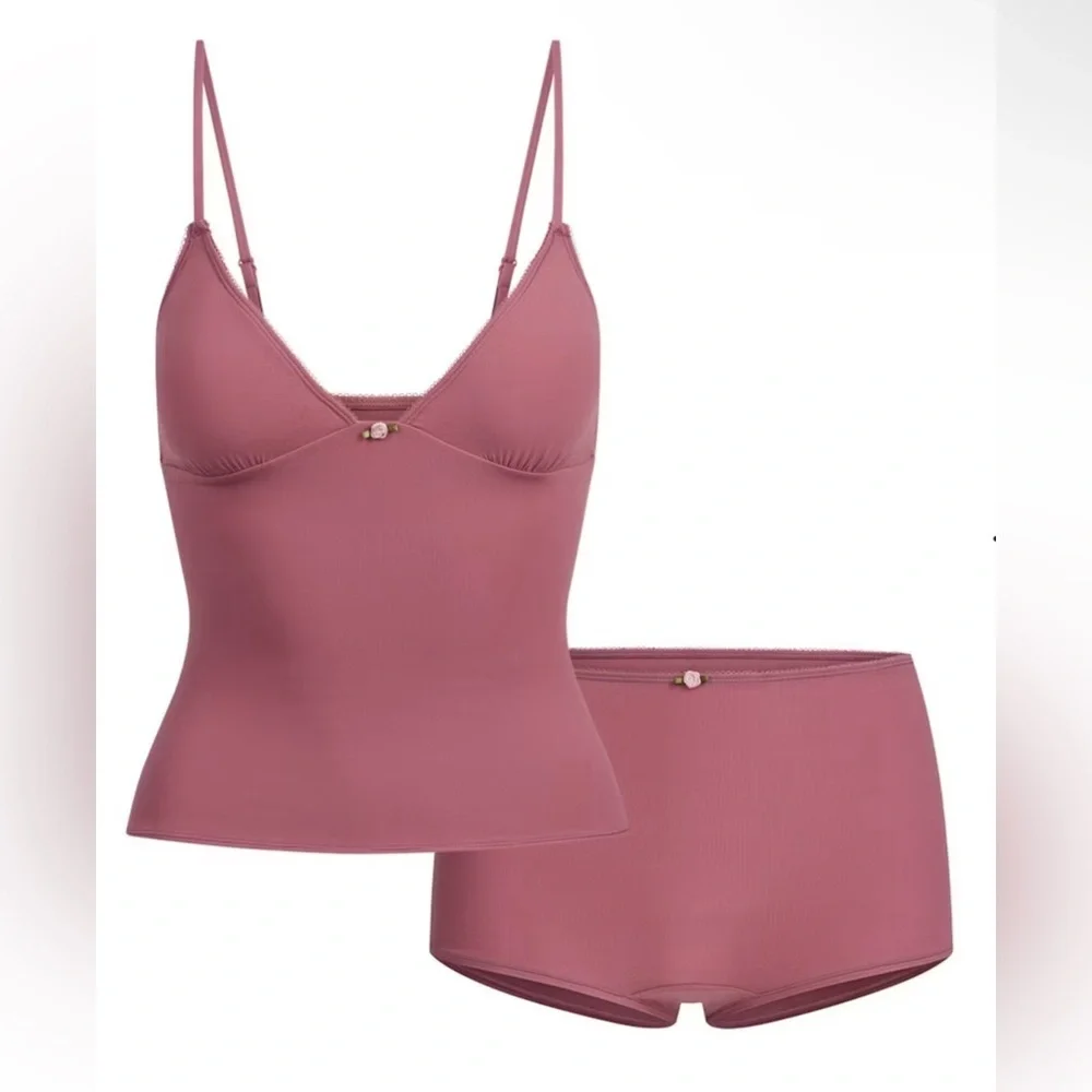 NWT Skims Fits Everybody Picot Cami and Boy Short Set in Beet - Picture 3 of 3
